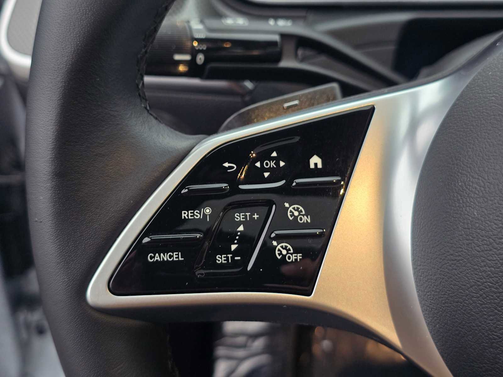 Used 2025 Mercedes-Benz C 300 C 300 image 33