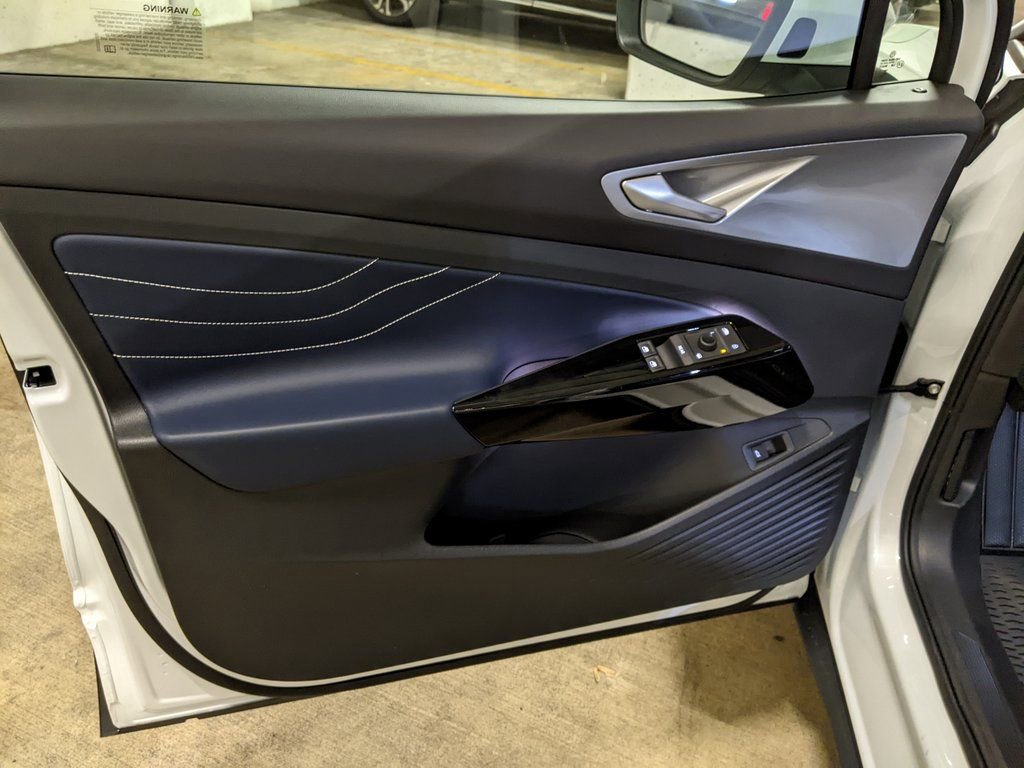 New 2025 Volkswagen ID.4 Pro S image 9