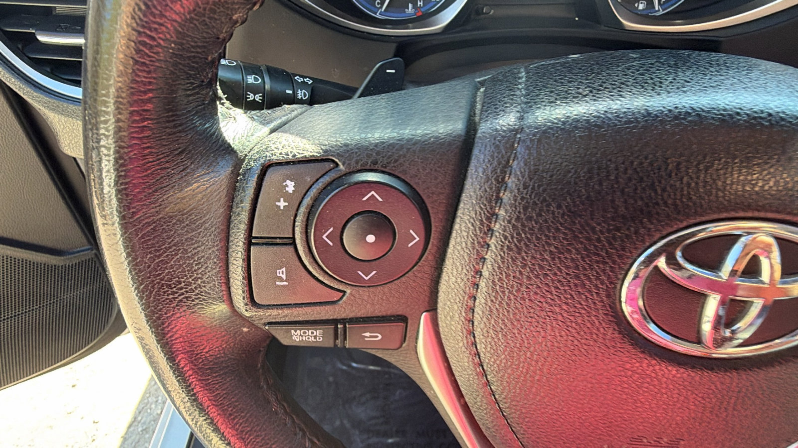 Used 2015 Toyota Corolla S image 28