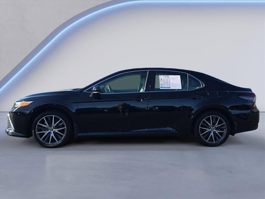 Used 2024 Toyota Camry XLE image 2