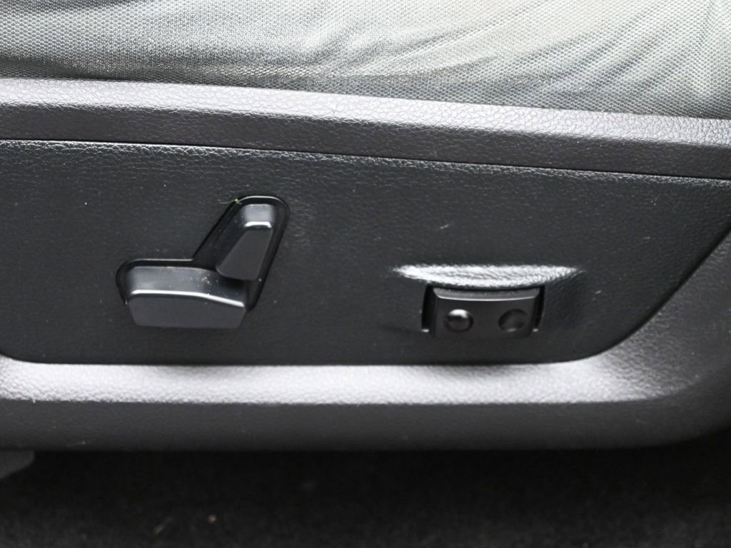 Used 2017 RAM 1500 Big Horn image 11