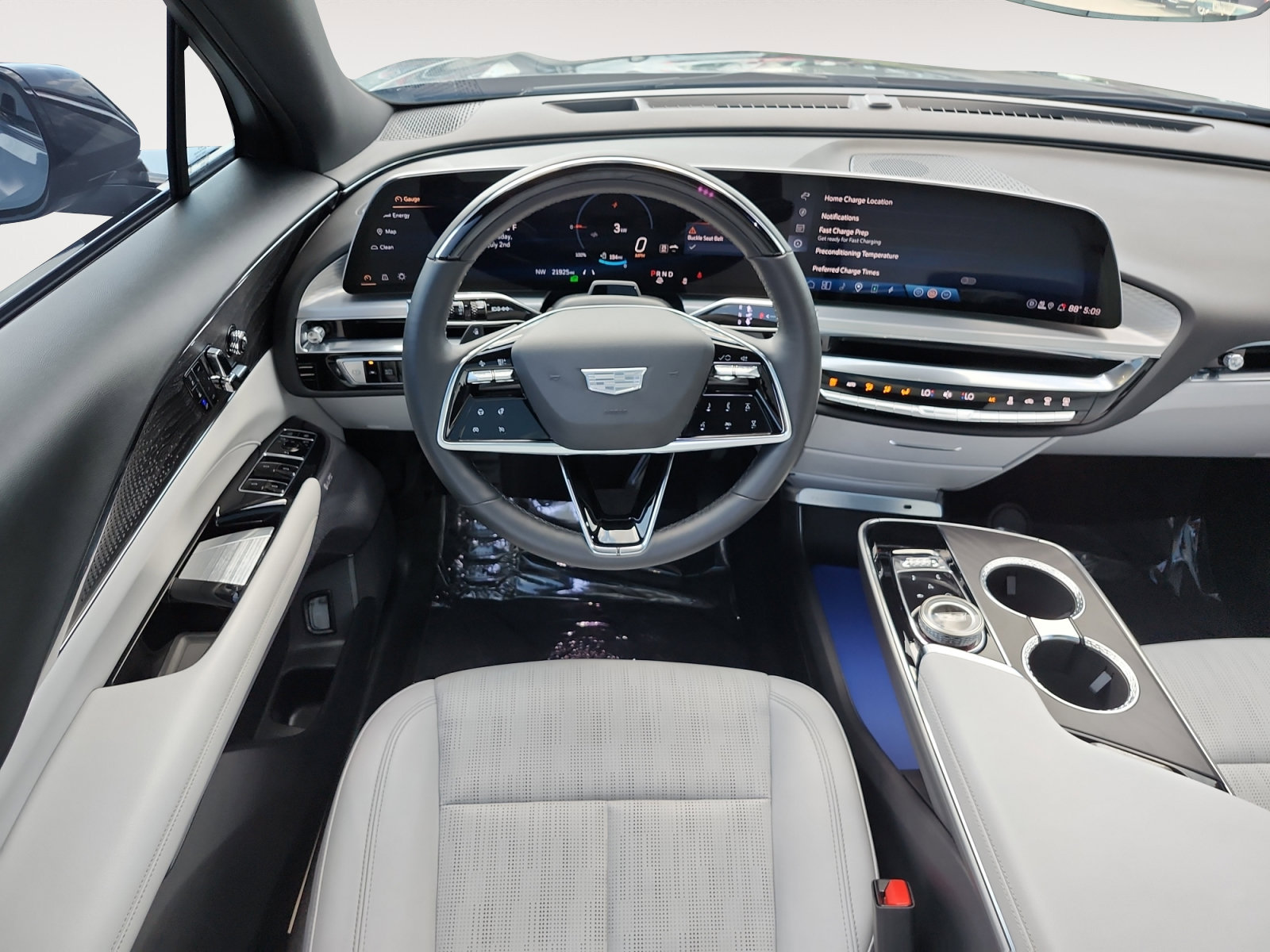 Used 2023 Cadillac Lyriq 2WD image 11