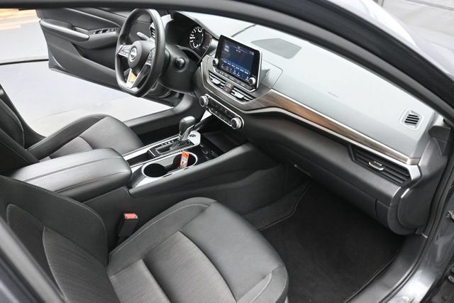 Used 2024 Nissan Altima 2.5 SV FWD image 44