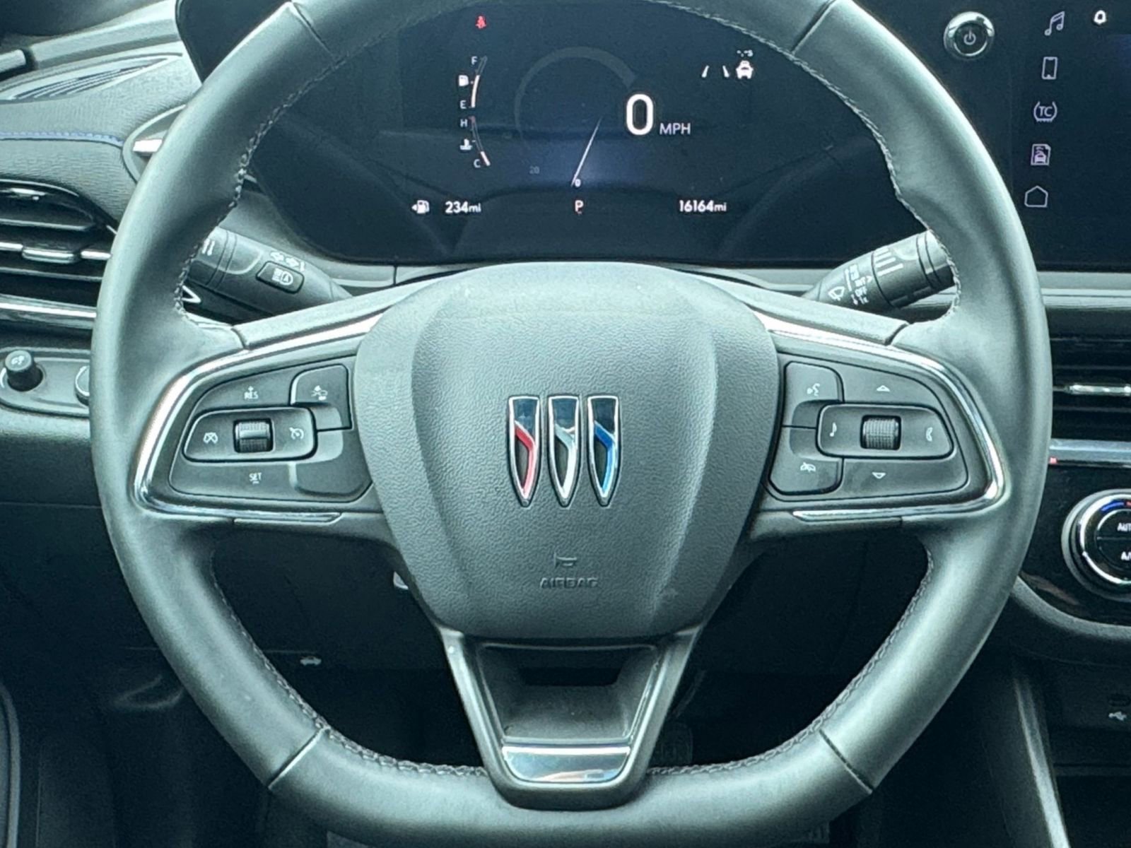 Used 2025 Buick Envista Sport Touring image 25