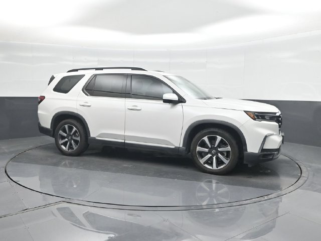 Used 2023 Honda Pilot Elite image 11