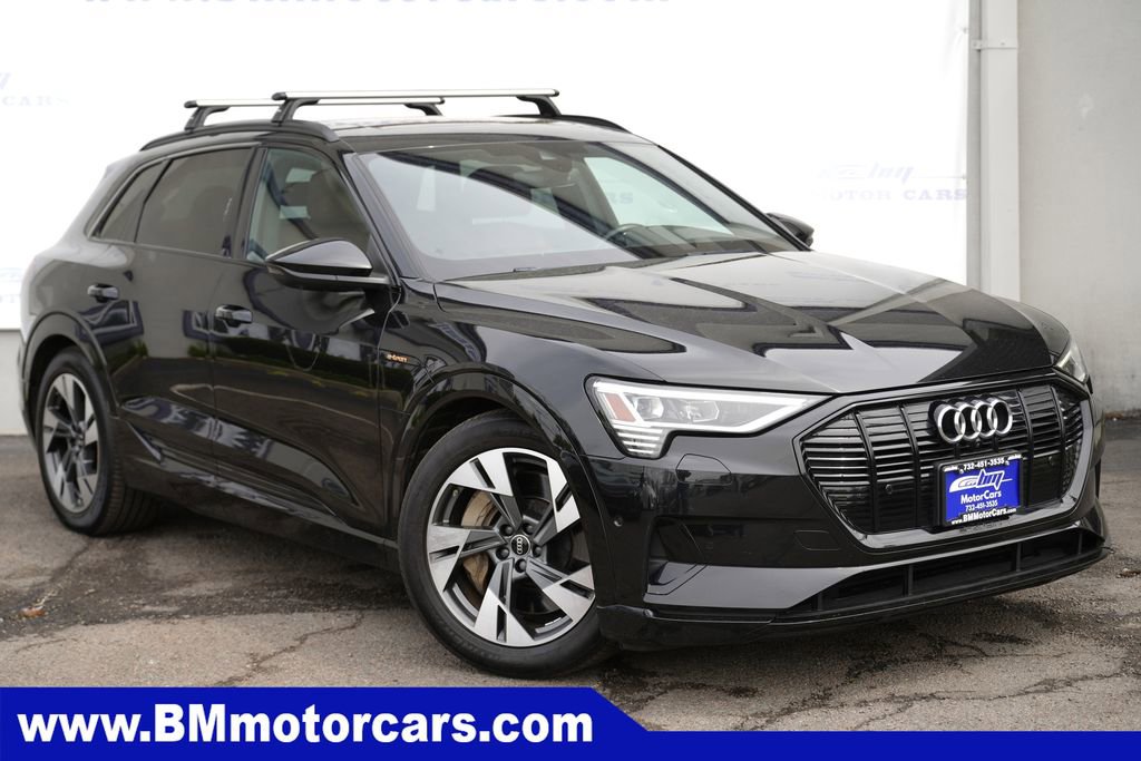 Used 2022 Audi e-tron Premium w/ Convenience Plus Package AWD/4WD image 1