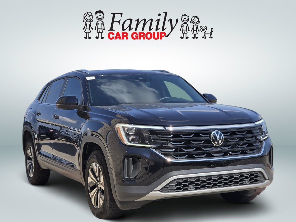 Used 2025 Volkswagen Atlas Cross Sport SE FWD image 2