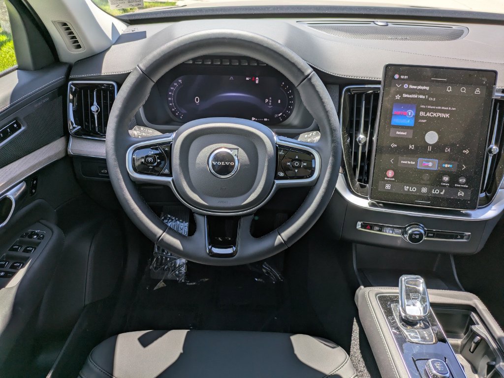 New 2026 Volvo XC90 B6 Plus w/ Protection Package Premier AWD/4WD image 15