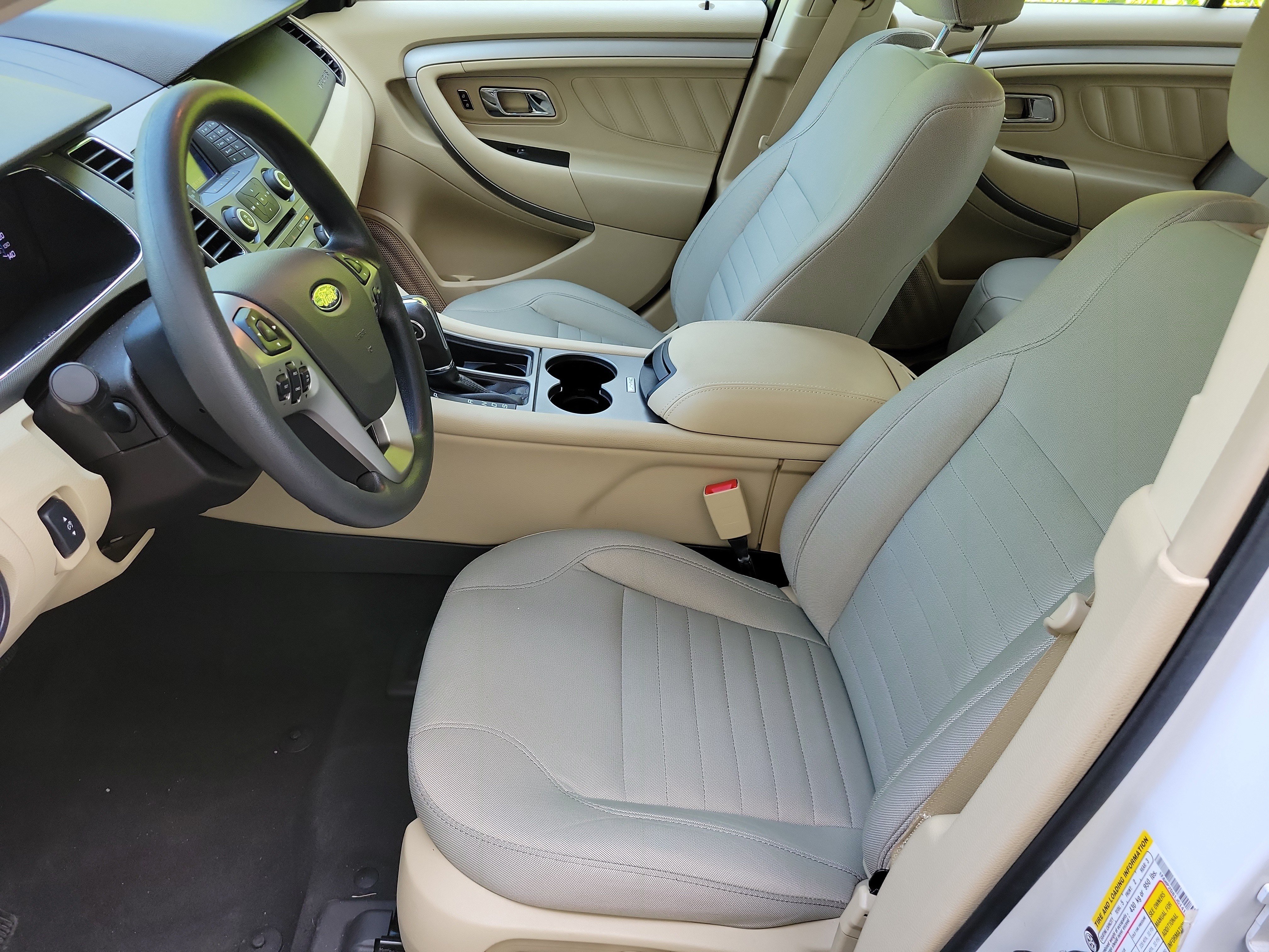 Used 2018 Ford Taurus SE FWD image 9