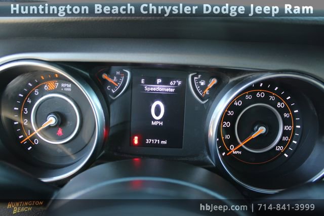 Used 2023 Jeep Wrangler Sport image 17