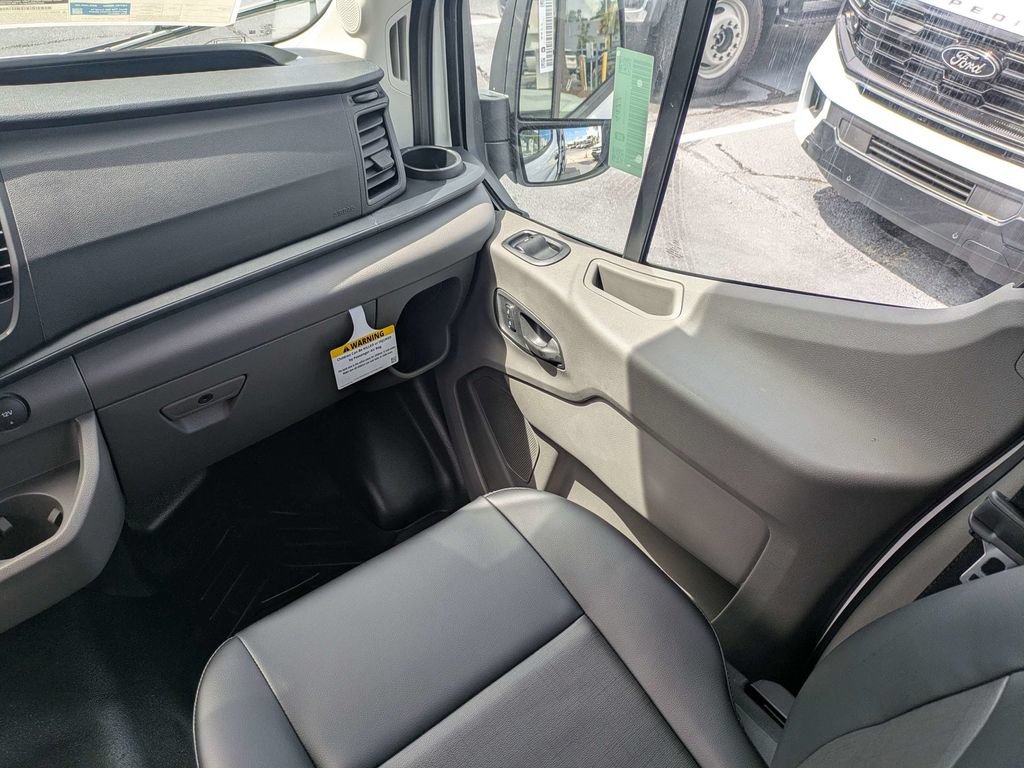 New 2026 Ford Transit 250 148 Medium Roof w/ Load Area Protection Package RWD image 17