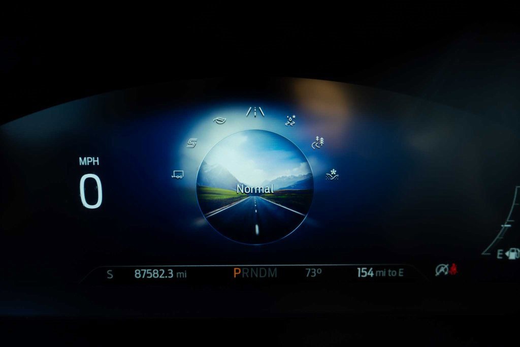 Used 2020 Ford Explorer Platinum w/ Premium Technology Package image 27