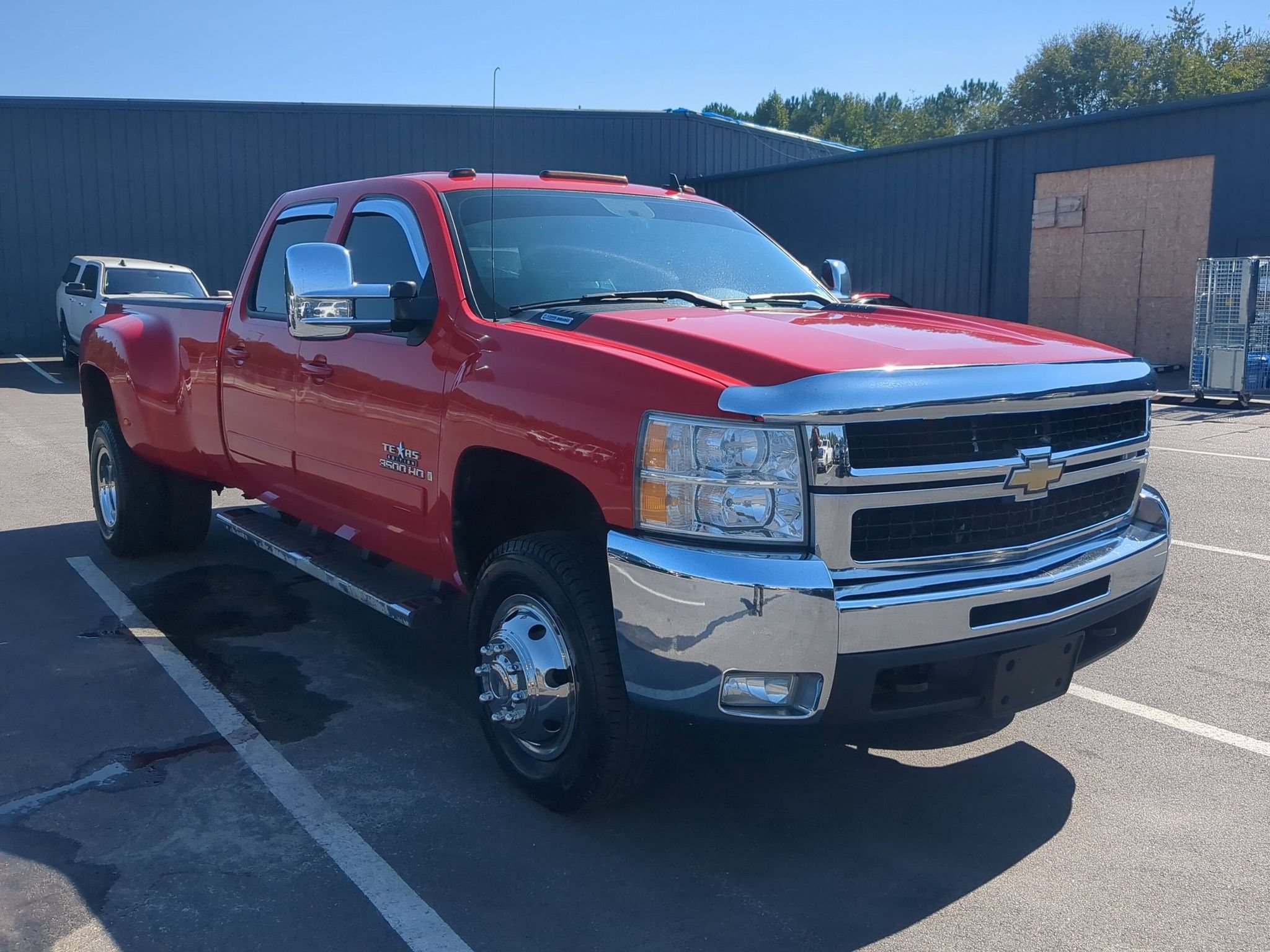 Used 2008 Chevrolet Silverado 3500 LTZ w/ EZ-Lift Tailgate Package RWD image 3