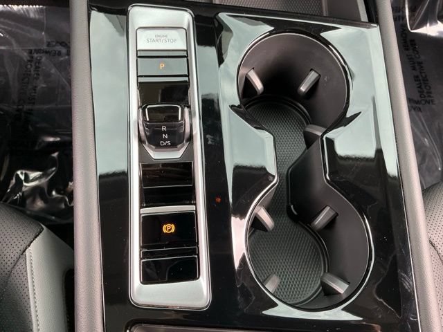 Used 2024 Volkswagen Atlas Peak Edition SE AWD/4WD image 31