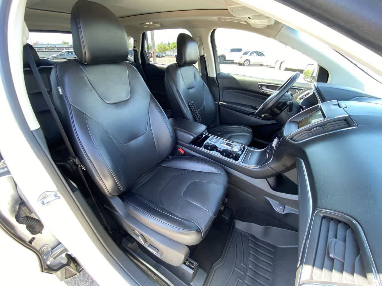 Used 2019 Ford Edge Titanium w/ Equipment Group 301A AWD/4WD image 25