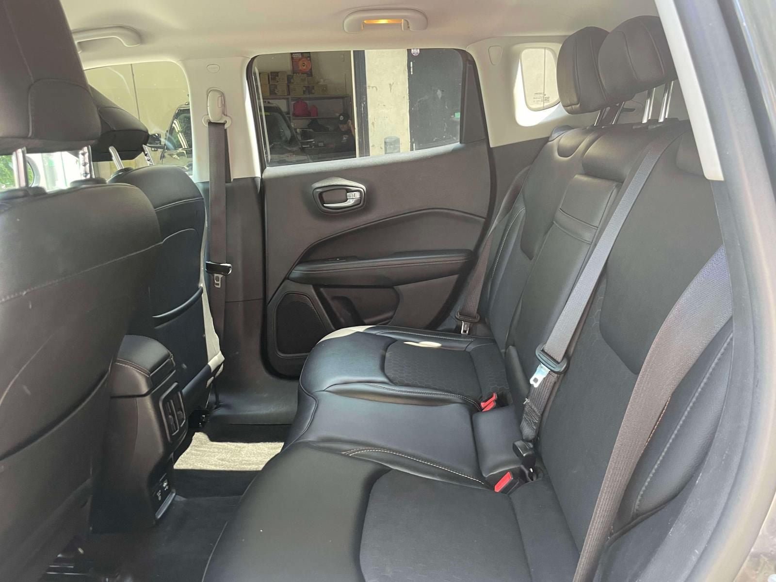 Used 2018 Jeep Compass Latitude w/ Popular Equipment Group AWD/4WD image 12