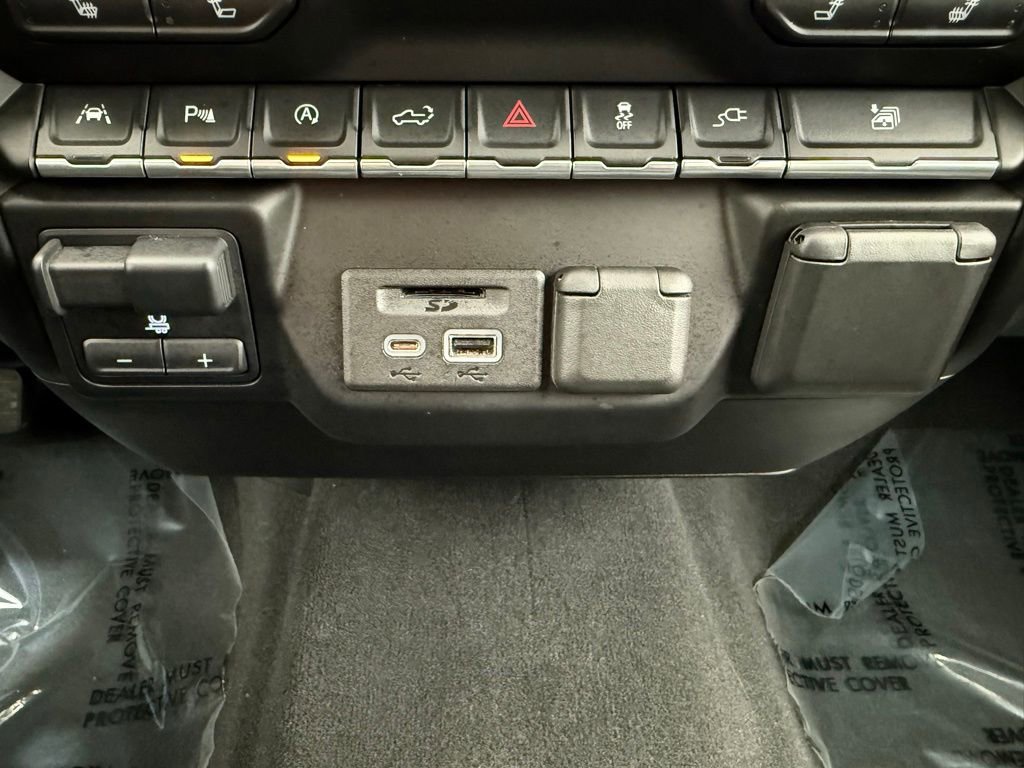 Used 2022 Chevrolet Silverado 1500 LT w/ Convenience Package II AWD/4WD image 36