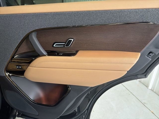 Used 2024 Land Rover Range Rover Sport SE image 18