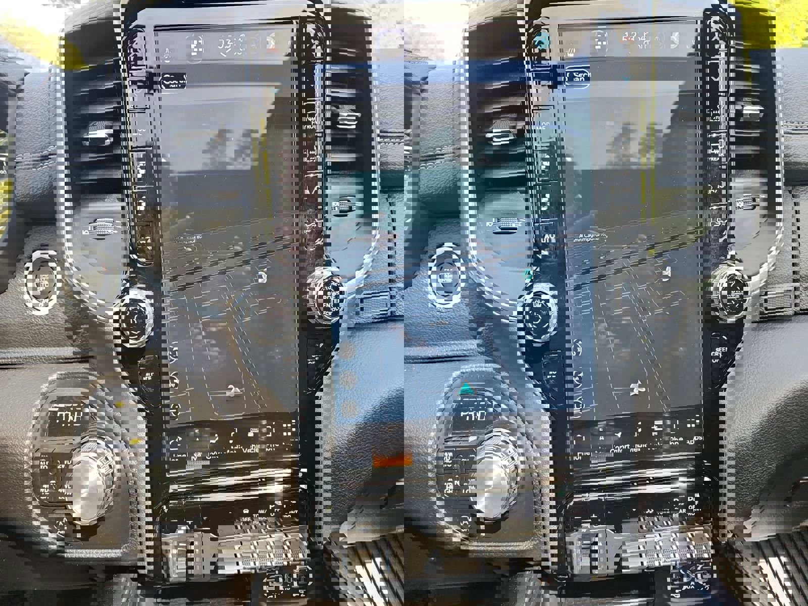 Used 2023 RAM 1500 Laramie AWD/4WD image 27