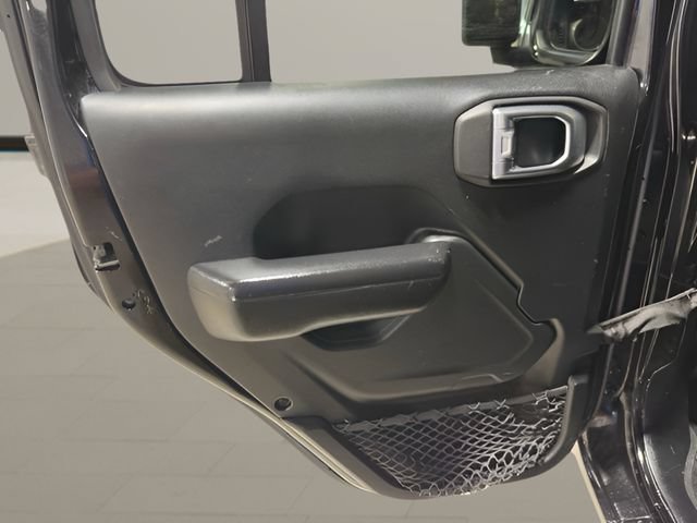 Used 2020 Jeep Gladiator Sport w/ Technology Group AWD/4WD image 24