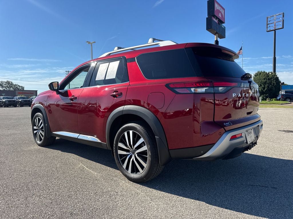 Used 2025 Nissan Pathfinder Platinum w/ Cargo Package AWD/4WD image 4