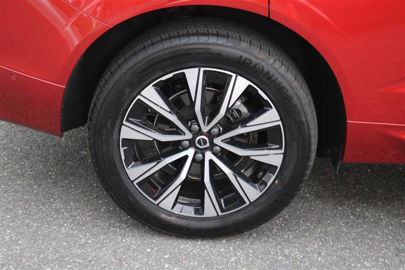 Used 2024 Volvo XC60 B5 Plus w/ Climate Package AWD/4WD image 9