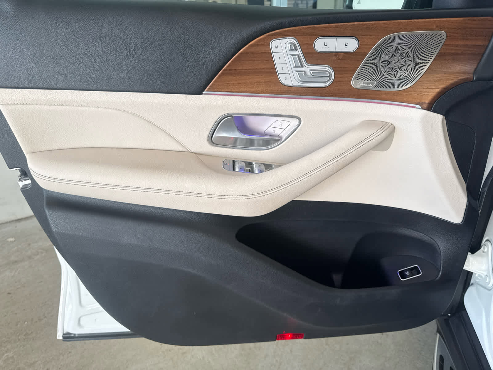 Used 2023 Mercedes-Benz GLE 350 4MATIC image 11