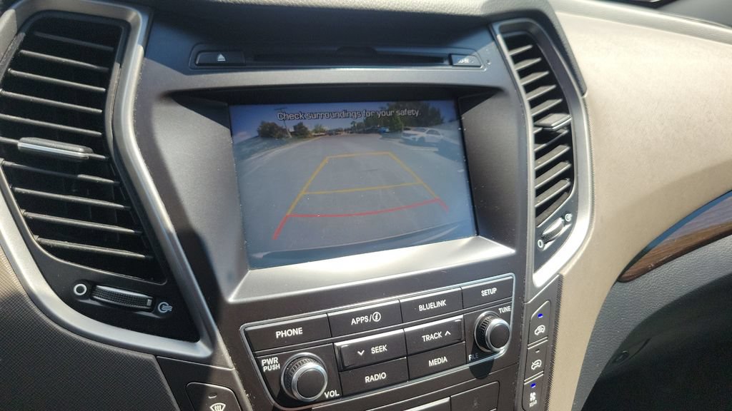Used 2017 Hyundai Santa Fe SE FWD image 17