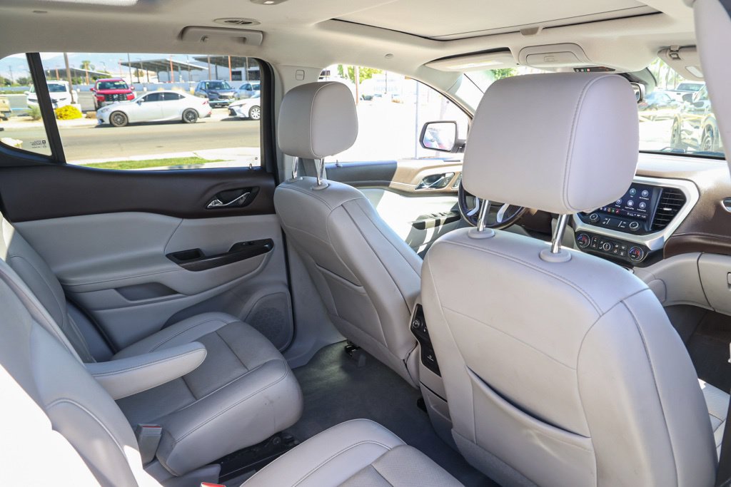 Used 2023 GMC Acadia SLT w/ Preferred Package AWD/4WD image 18