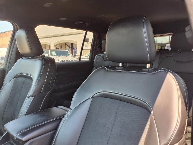 Certified 2025 Jeep Grand Cherokee L Laredo AWD/4WD image 18