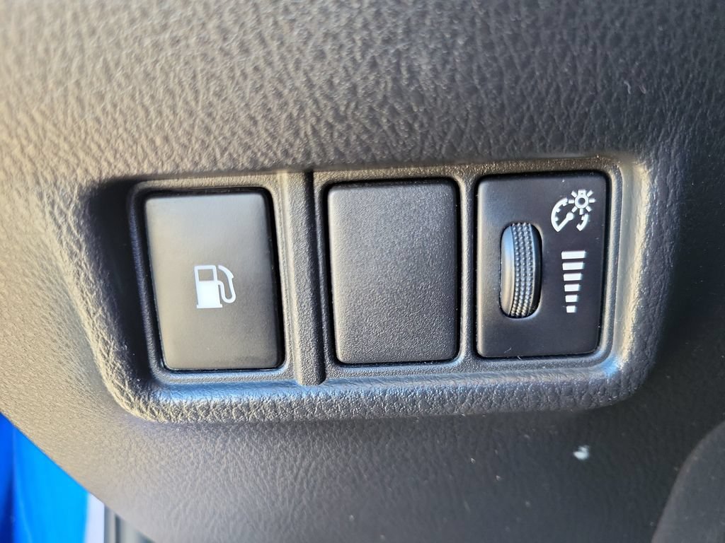 Used 2020 Toyota C-HR Limited FWD image 18