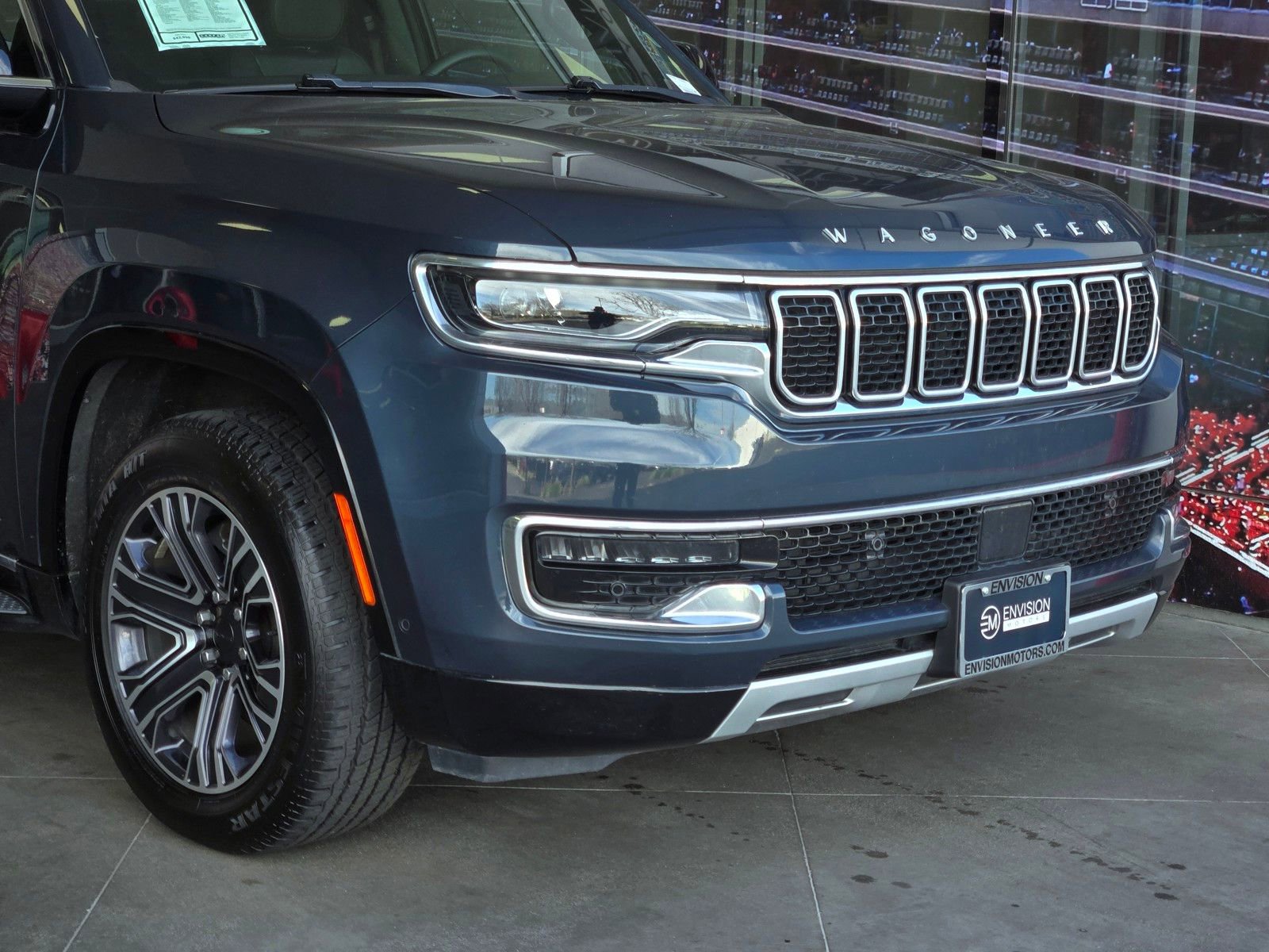 Used 2024 Jeep Wagoneer L Series II w/ Flexible Seating Group image 2