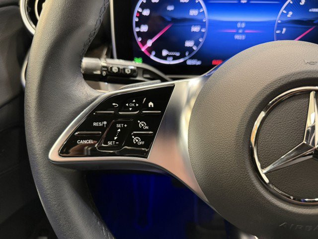 Used 2025 Mercedes-Benz GLC 300 image 22