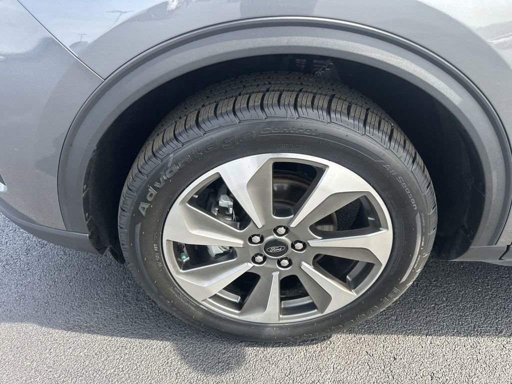 Used 2025 Ford Escape Platinum AWD/4WD image 18