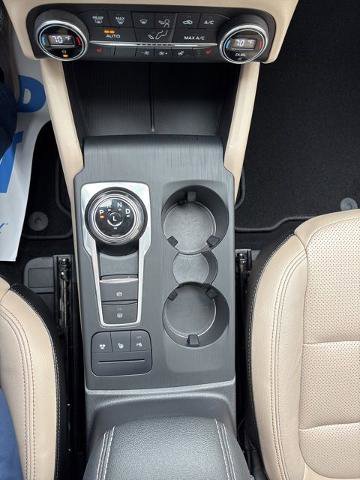 Certified 2020 Ford Escape Titanium AWD/4WD image 22