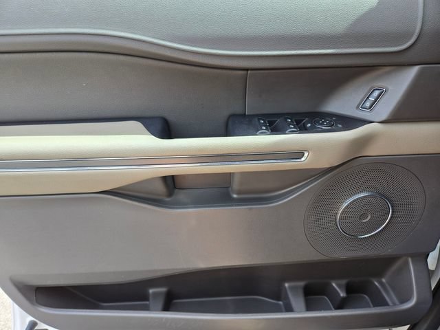 Used 2018 Ford Expedition XLT w/ Equipment Group 201A AWD/4WD image 37