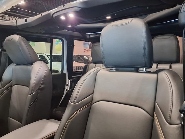 Used 2024 Jeep Wrangler Unlimited Sahara w/ Technology Group AWD/4WD image 17