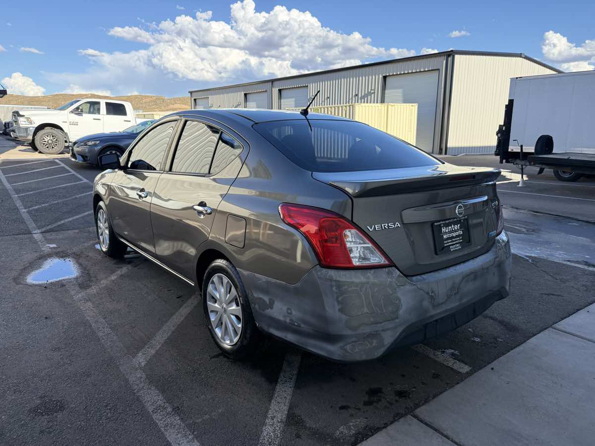 Used 2016 Nissan Versa SV FWD image 6