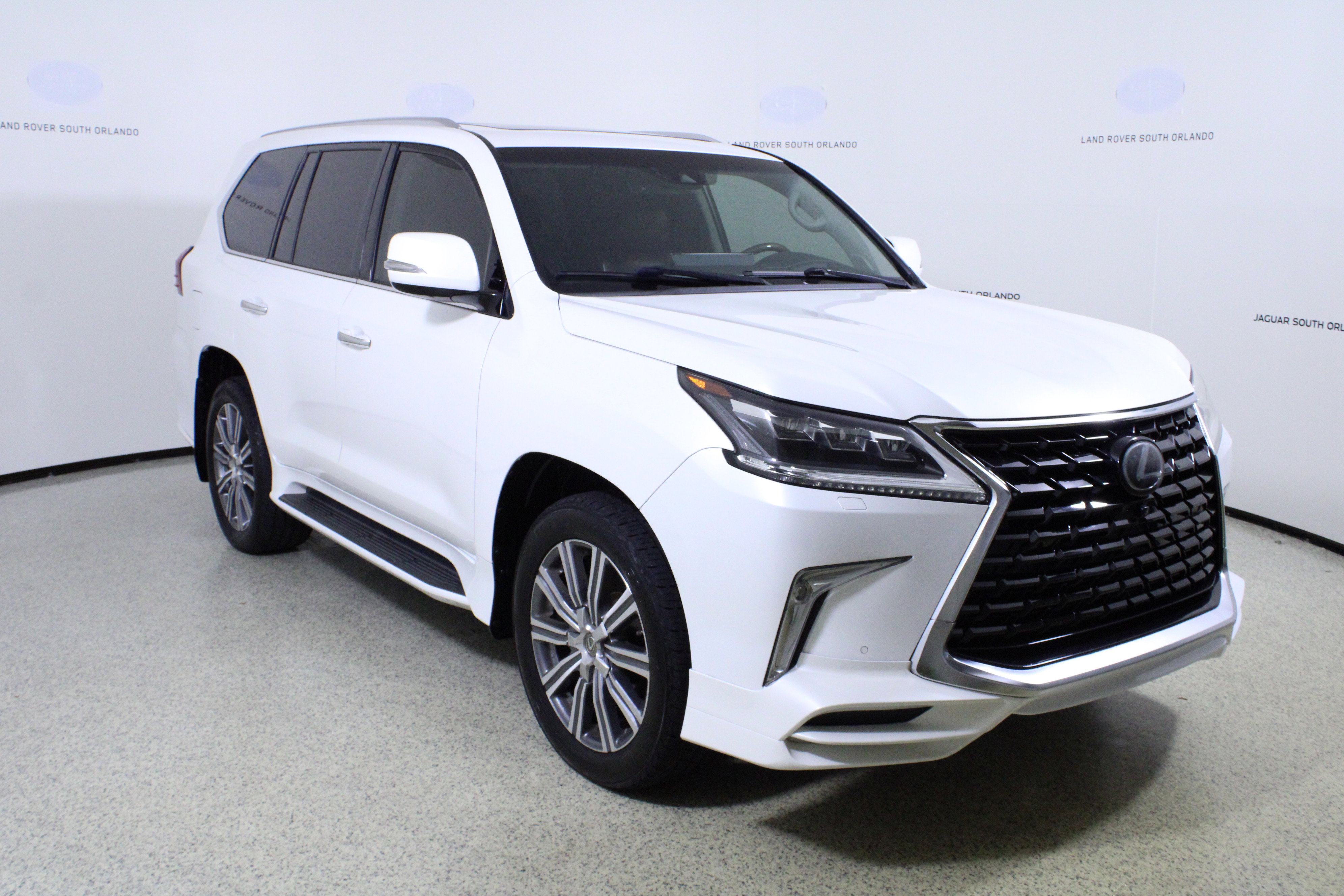 Used 2017 Lexus LX 570 4WD w/ Luxury Package image 3
