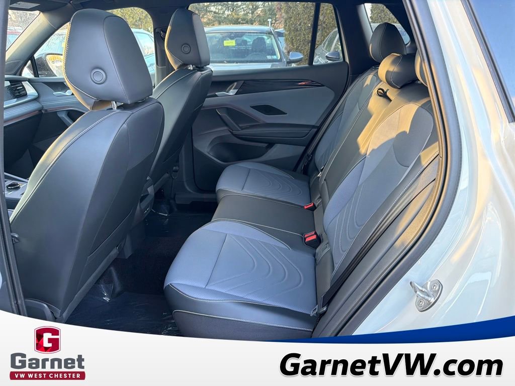 New 2026 Volkswagen Tiguan SE R-Line image 17