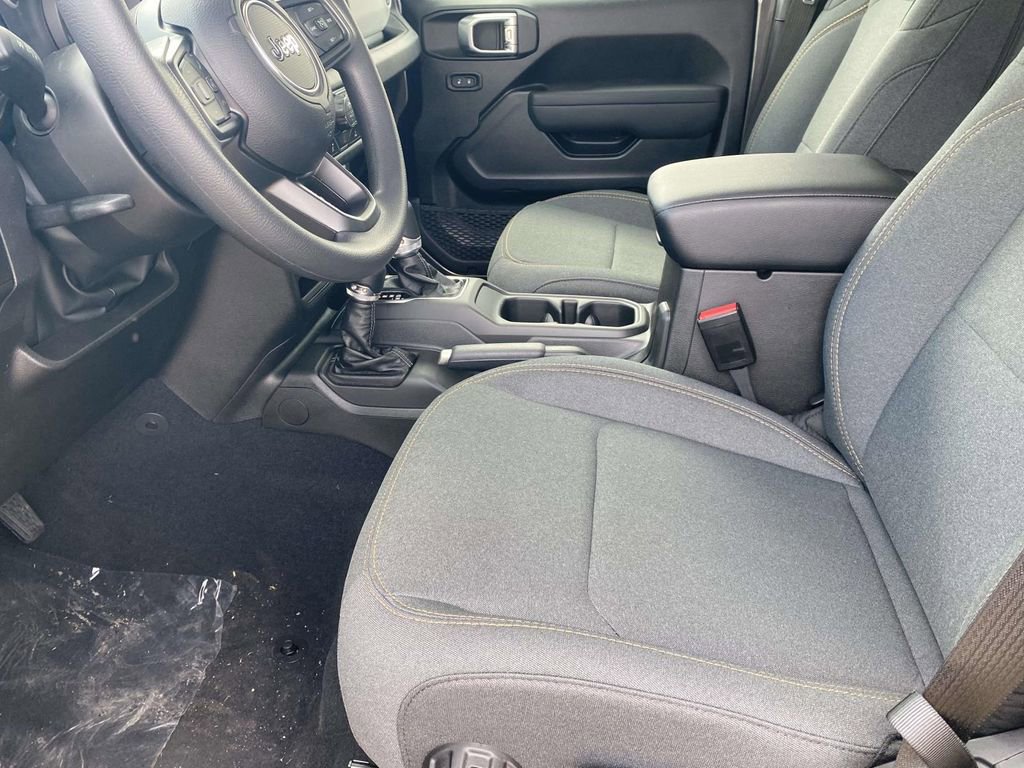 New 2026 Jeep Gladiator Sport AWD/4WD image 11