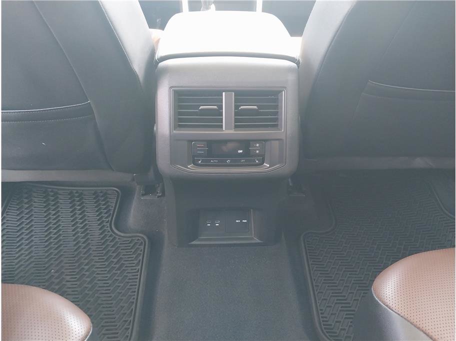 Used 2023 Volkswagen Atlas SEL Premium AWD/4WD image 12