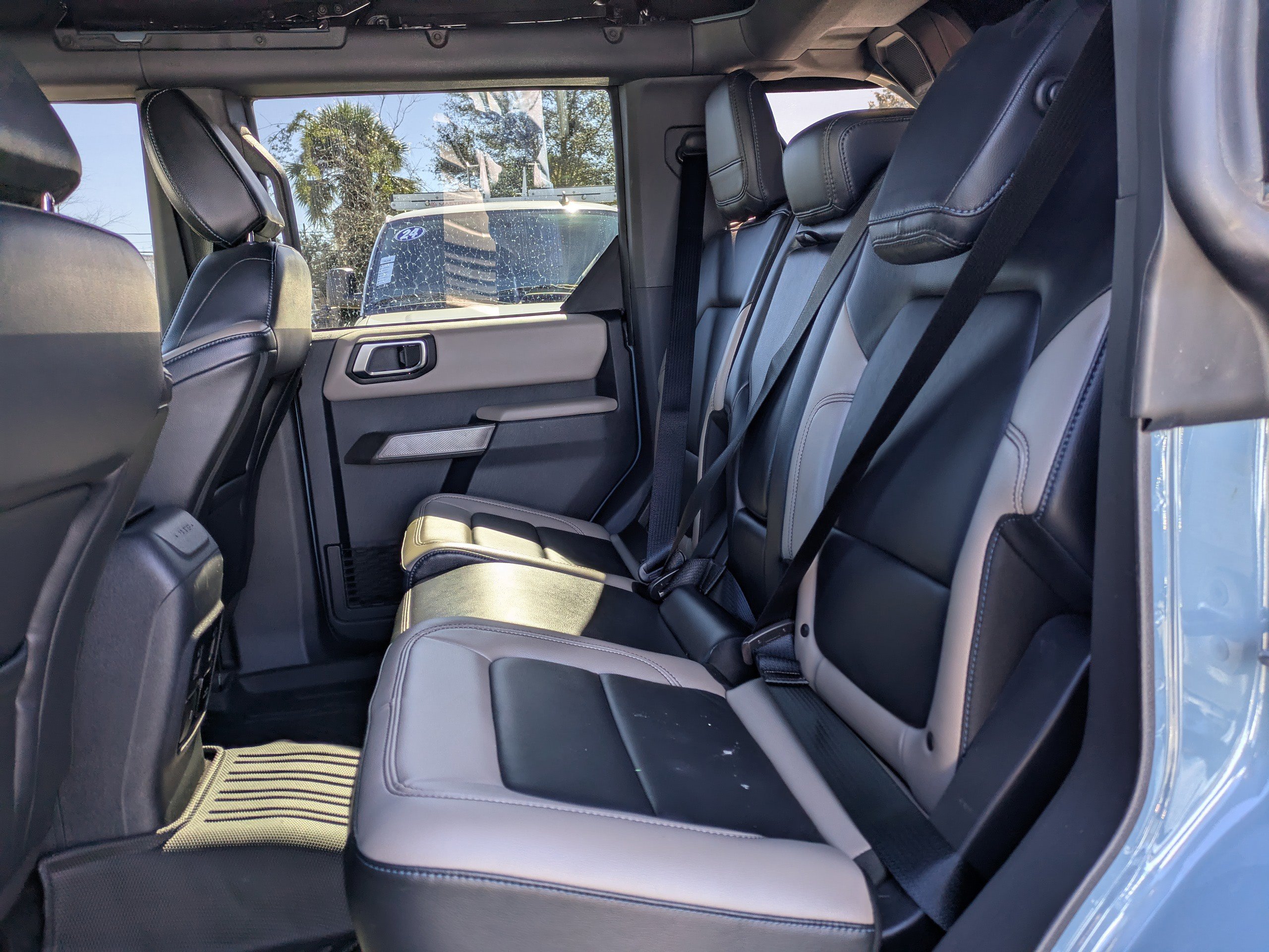 Used 2023 Ford Bronco Wildtrak image 14