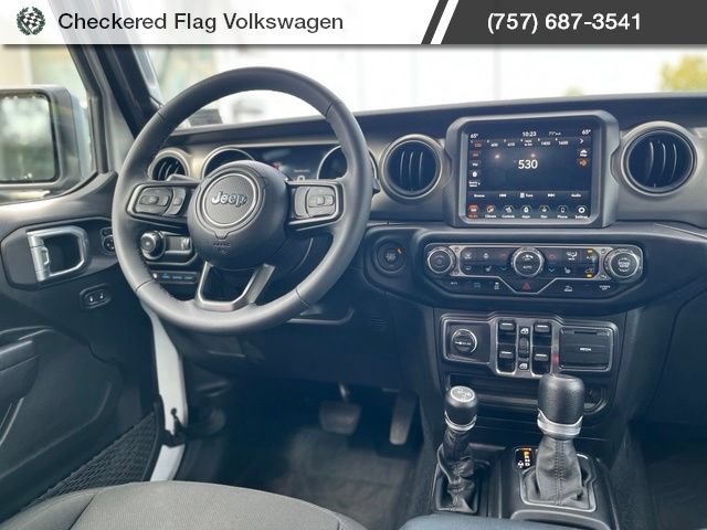 Used 2023 Jeep Wrangler Unlimited w/ Cold Weather Group AWD/4WD image 29