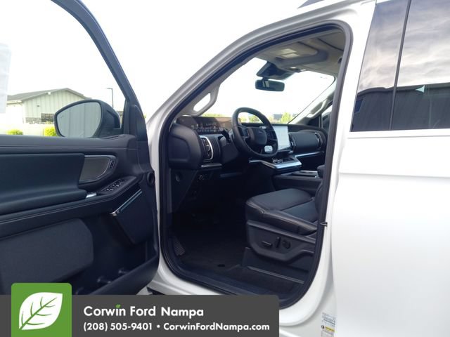 New 2026 Ford Expedition Platinum w/ Driver's Package AWD/4WD image 9