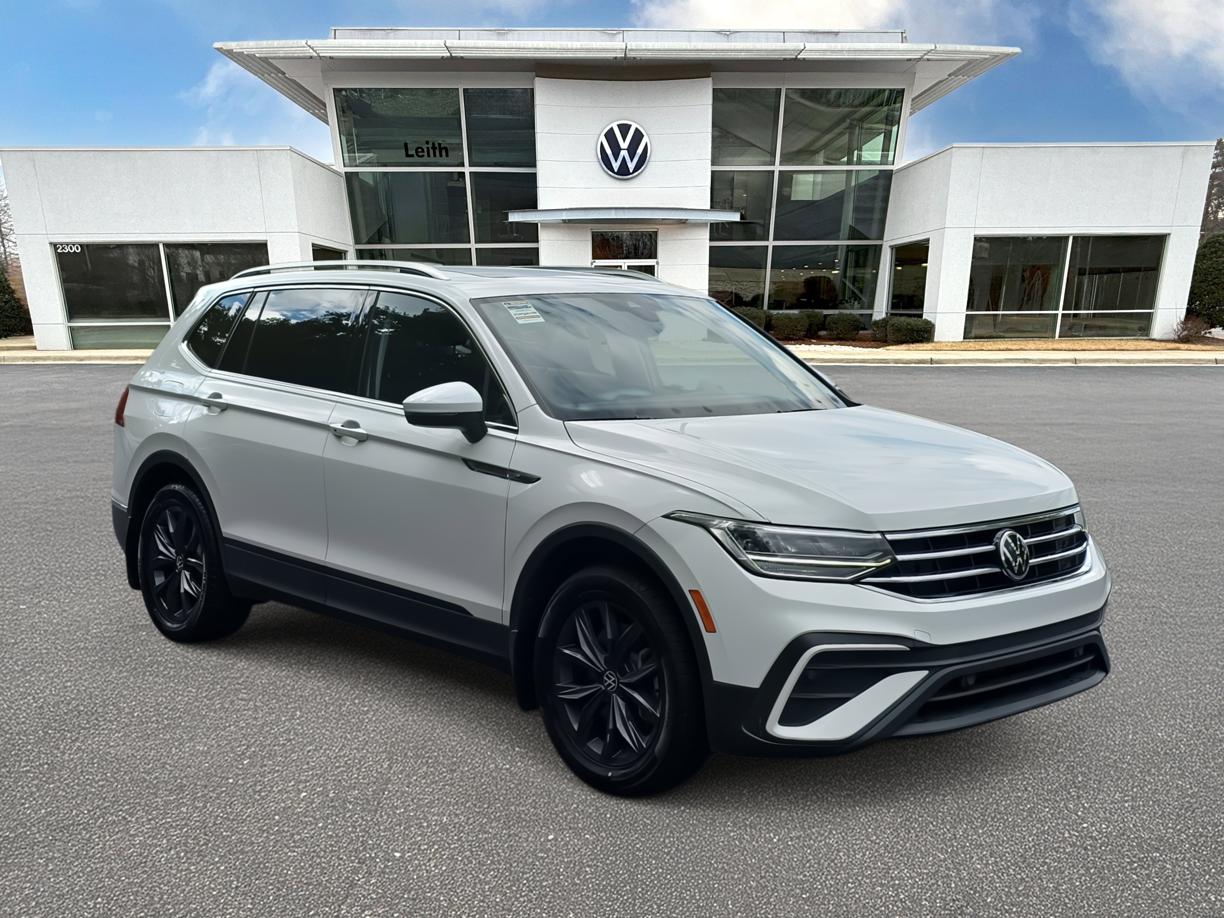 Used 2022 Volkswagen Tiguan SE