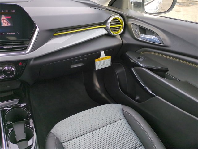 New 2026 Chevrolet Trax LT w/ Sunroof Package image 17