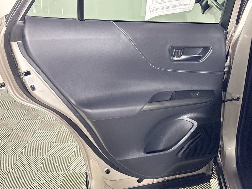 Used 2024 Toyota Venza Nightshade image 18