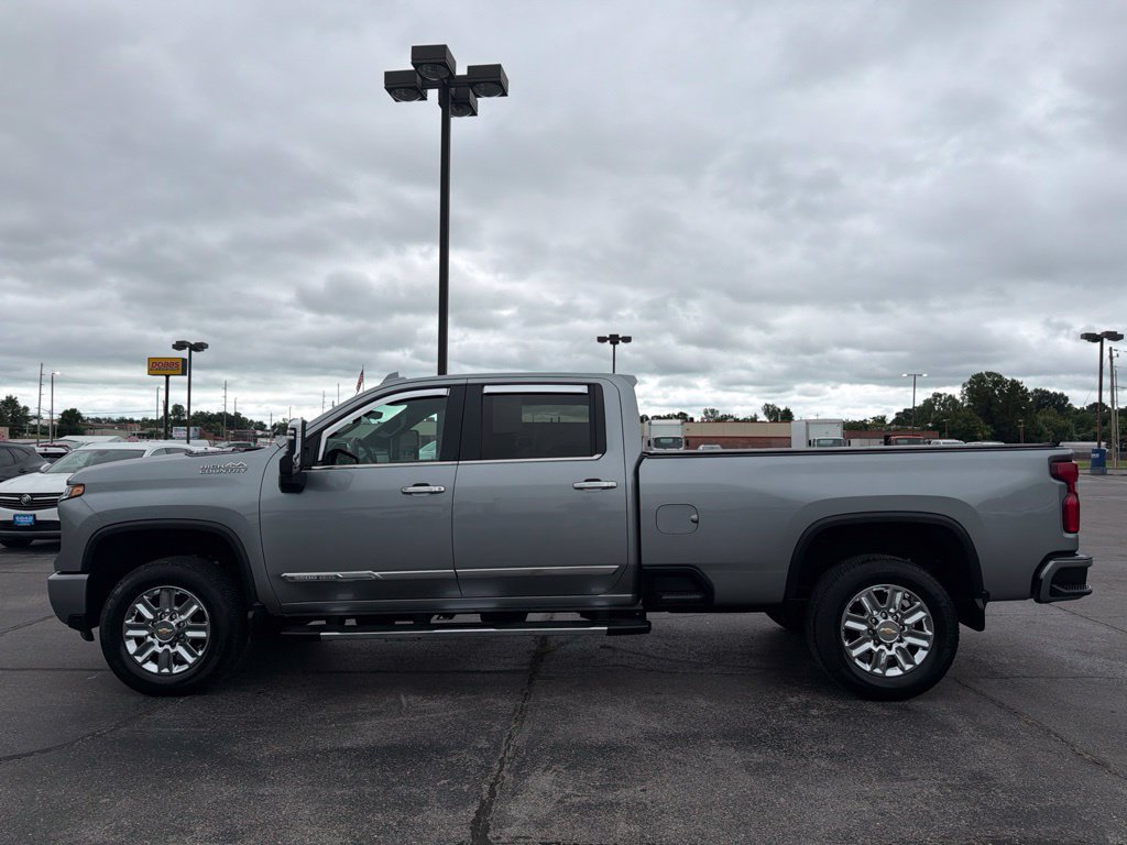 Used 2024 Chevrolet Silverado 3500 High Country w/ High Country Premium Package AWD/4WD image 6
