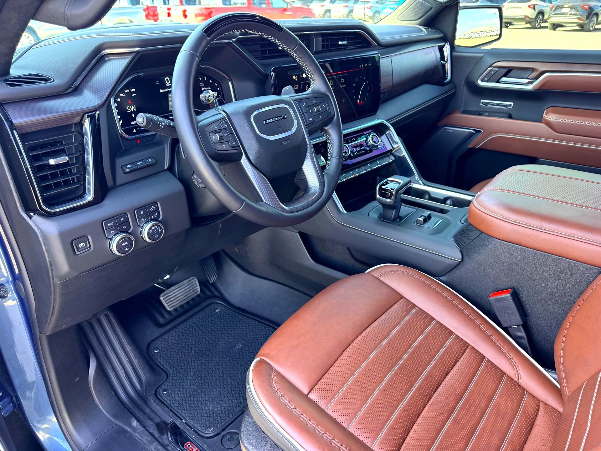 Used 2025 GMC Sierra 1500 Denali Ultimate image 12